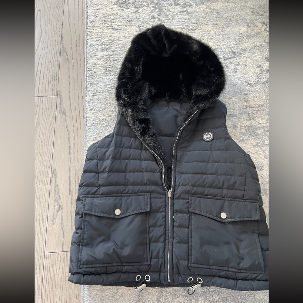 MICHAEL KORS FUR VEST REVERSABLE